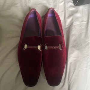 Men’s size 13 velvet dress shoes.